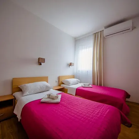 Guest house Pansion Milena I Mario *
