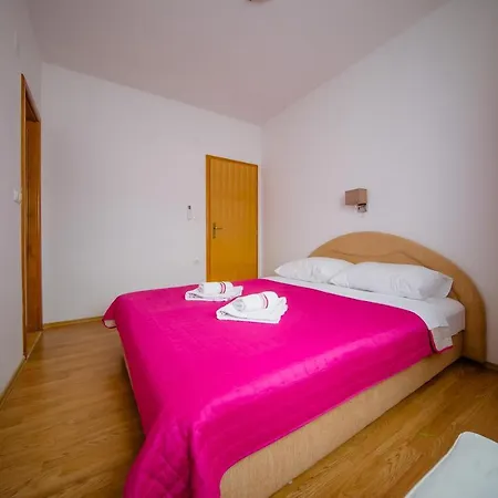 Guest house Pansion Milena I Mario *