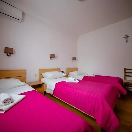 Guest house Pansion Milena I Mario *