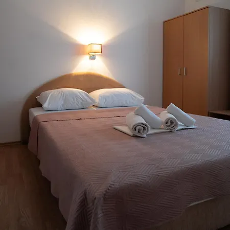 Pensión Pansion Milena I Mario